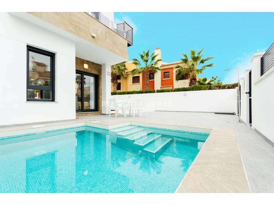 Villa in Torrevieja - Image 3