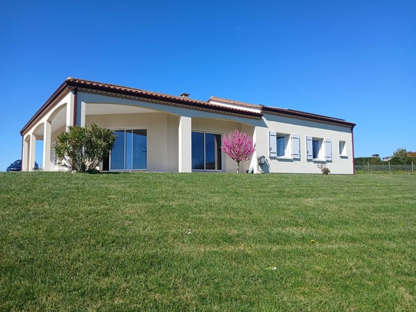 House in Saint-Paul-Lizonne - view 1