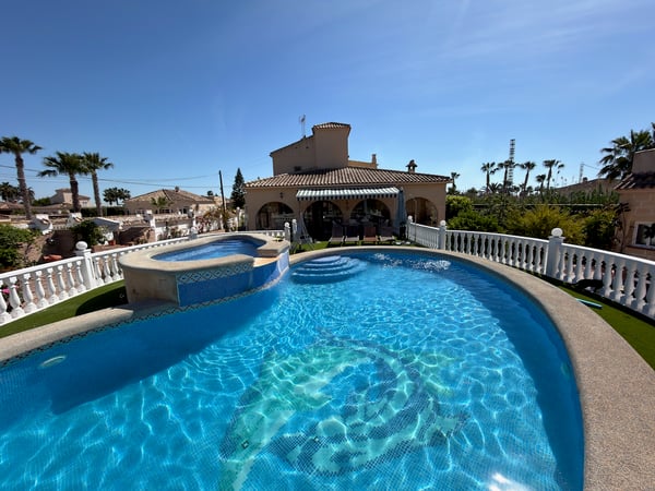 House in Catral - view 1