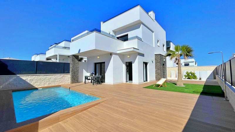 House in Los Montesinos - view 1
