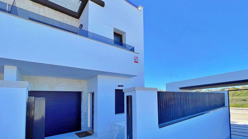 House in Los Montesinos - view 1