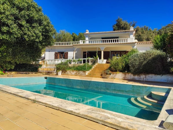 House in Mexilhoeira Grande - view 1