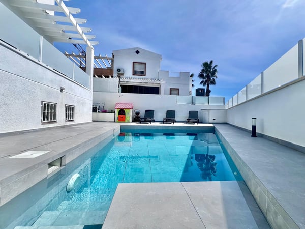 House in Villamartin - view 1