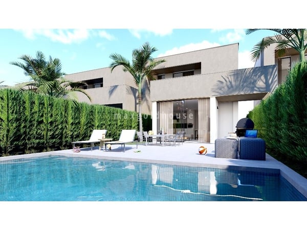 Villa in Los Urrutias - view 1