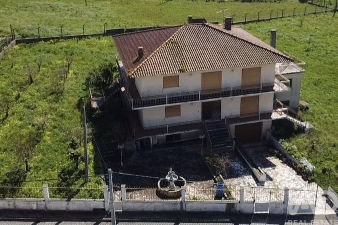 House in Porto de Mos - view 1