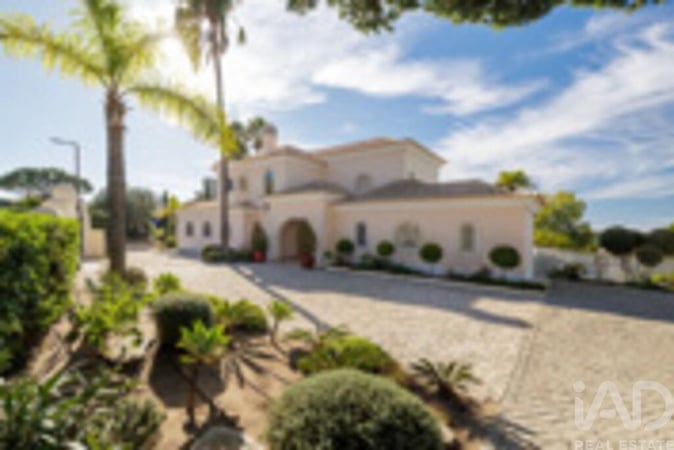 House in Almancil - view 1