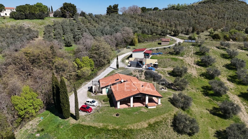 House in Cinigiano - view 1