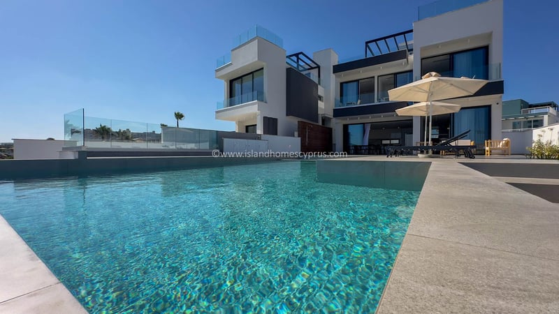 House in Paralimni - view 1