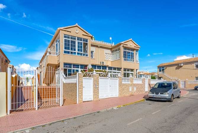 Penthouse in Torrevieja - view 1