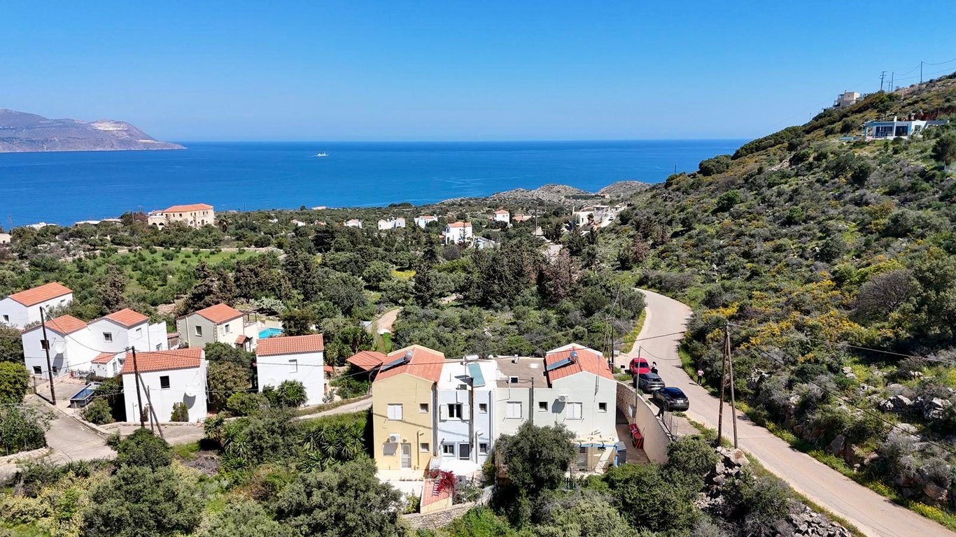 Villa in Kokkinon Khorion - Image 2