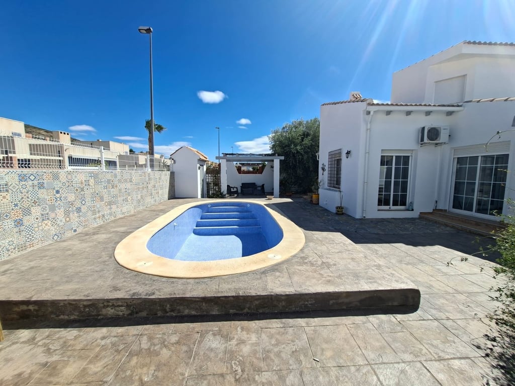 Villa in Los Cabaniles - Image 2