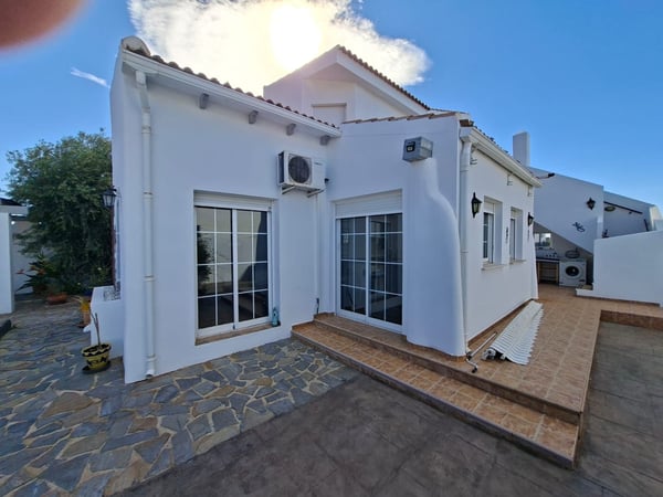 Villa in Los Cabaniles - view 1