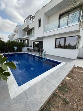 Villa in Pyla - view 1