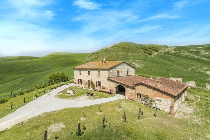 House in Asciano - view 1