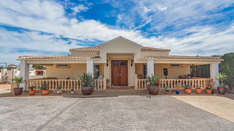 House in Heredades - view 1