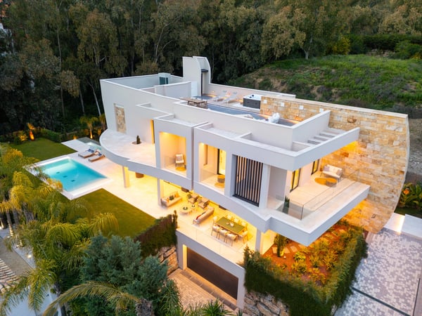 Villa in Nueva Andalucia - view 1