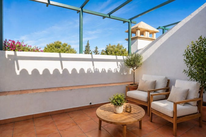 Apartment in Nueva Andalucia - view 1