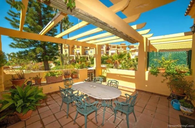 House in Estepona - view 1