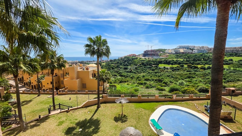 Apartment in La Duquesa - view 1