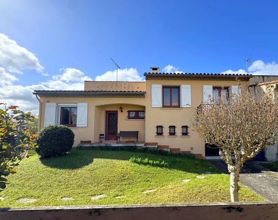 House in Carcassonne - view 1