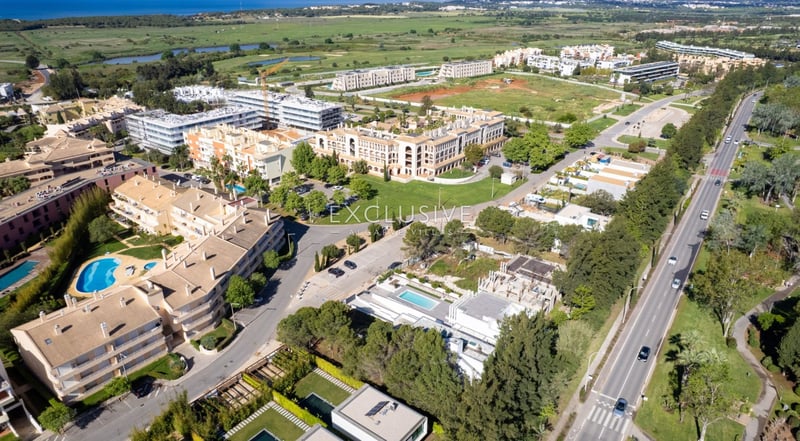 House in Vale Judeu - view 1