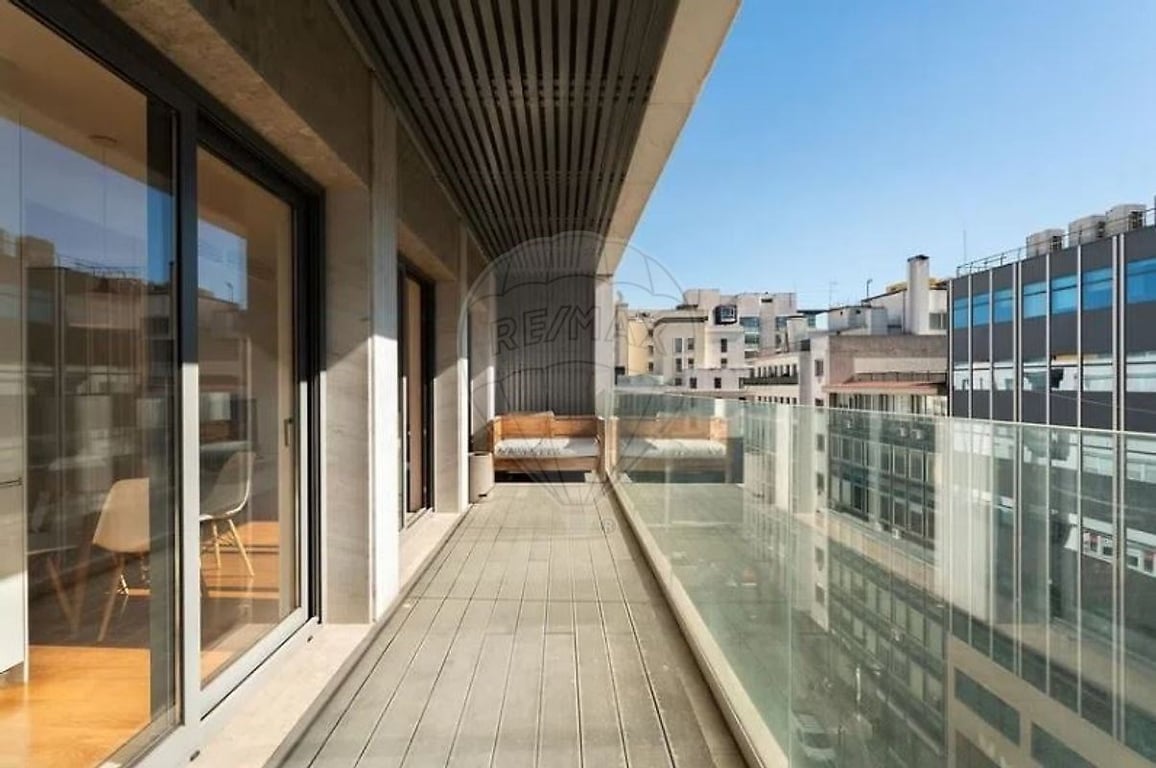 Apartment in Lisbon - Image 2