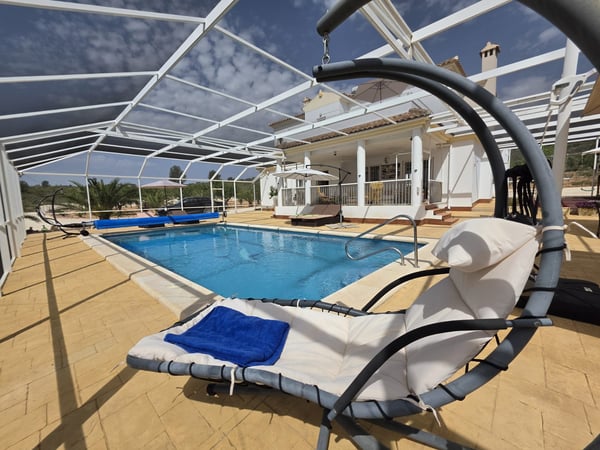 Villa in Lel - view 1