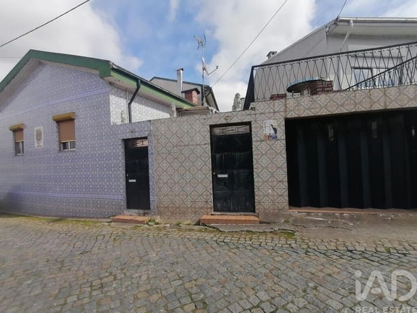 House in Aguas Santas - view 1