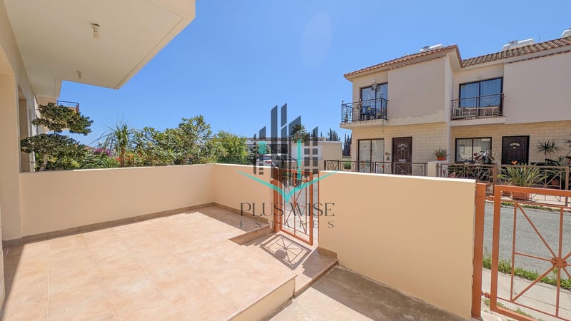 Villa in Meneou - view 1