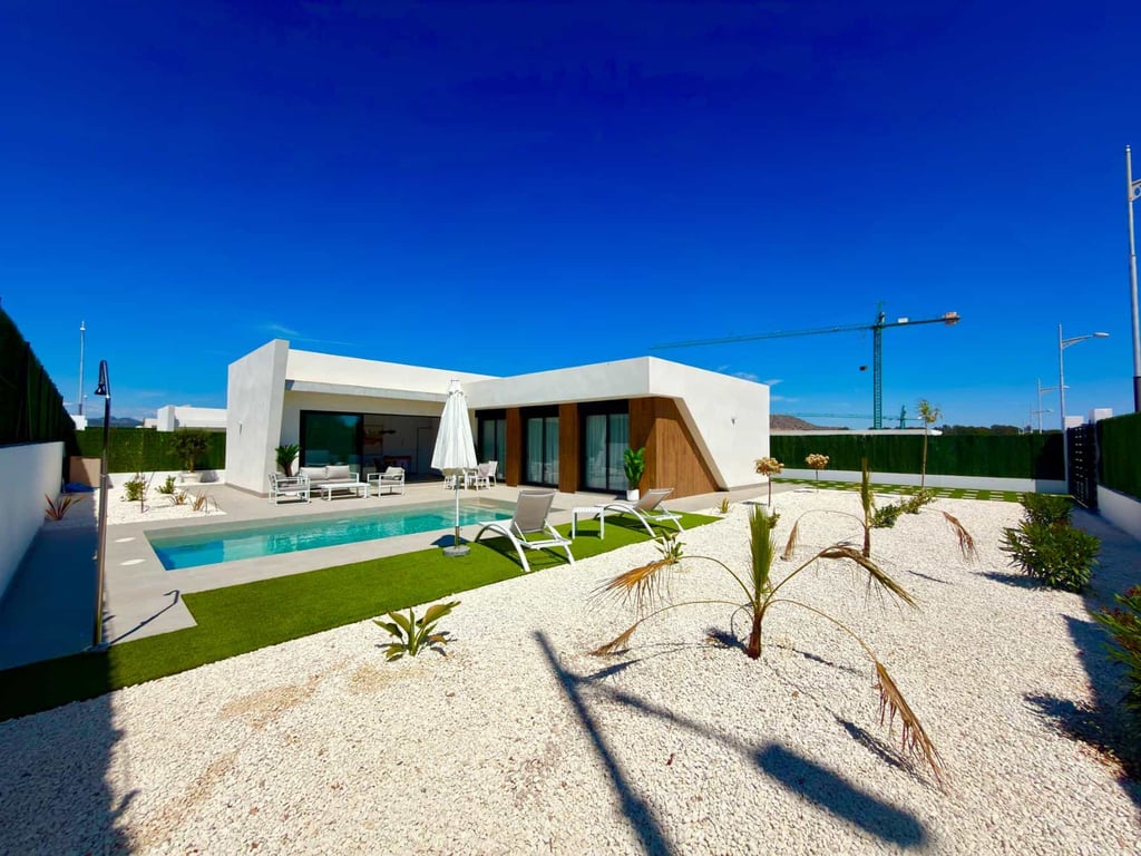 House in Canara - Image 3