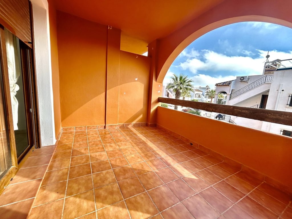 Apartment in Villamartin - Image 3