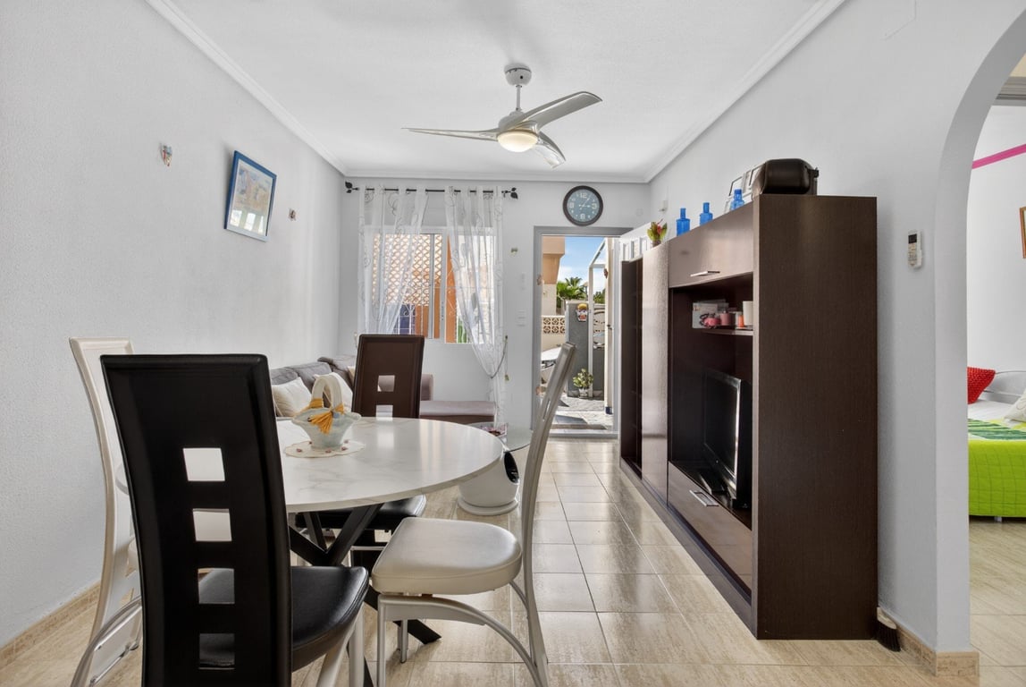 Apartment in Urbanizacion los Balcones - Image 2