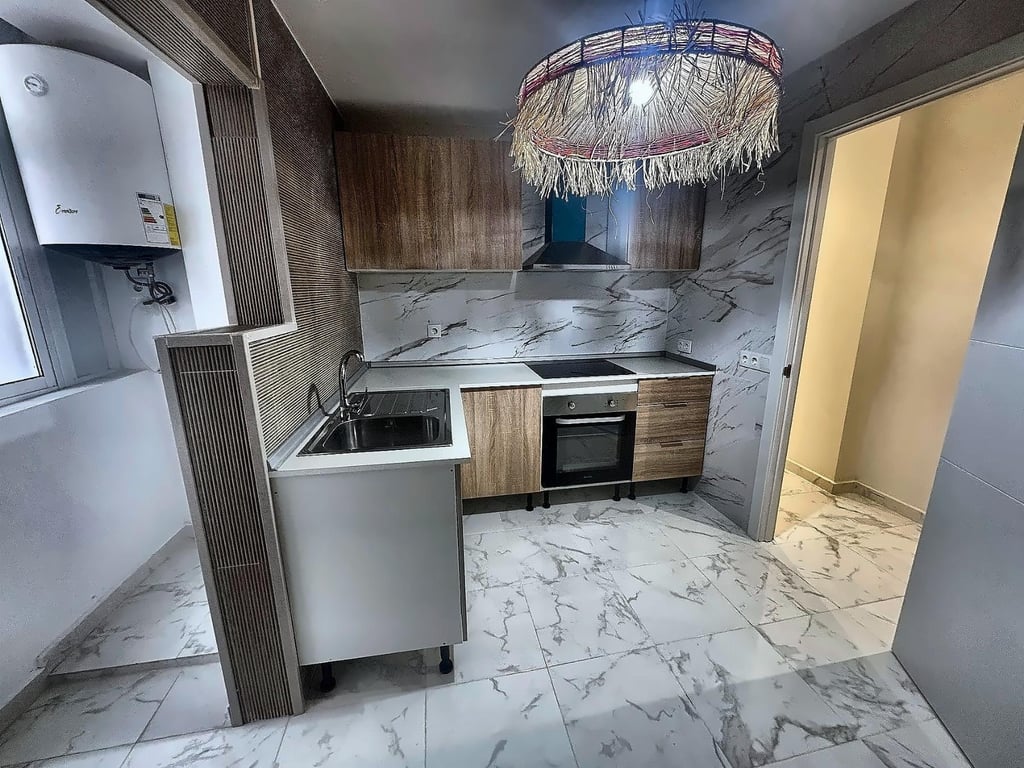 Apartment in Torrevieja - Image 2