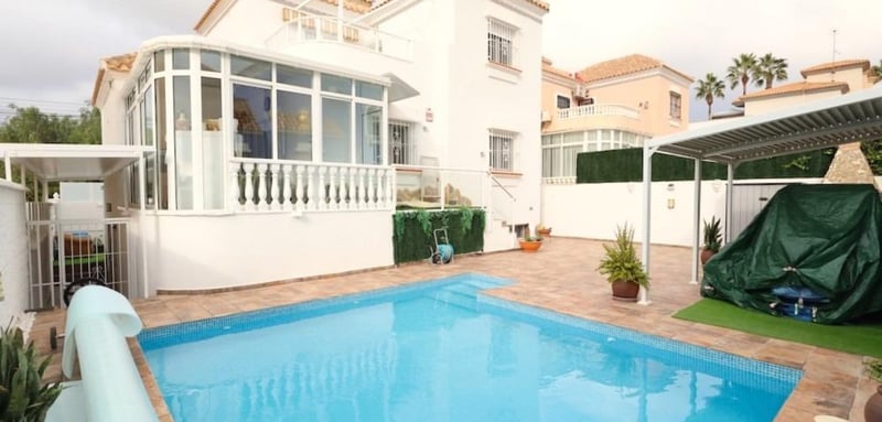 House in Villamartin - view 1