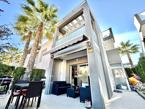 Apartment in Punta Prima - view 1