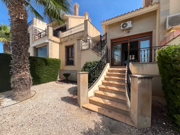 House in Algorfa - view 1