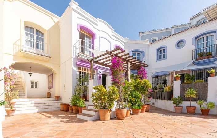 House in Benahavis - view 1