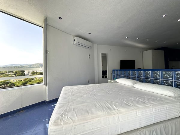 Penthouse in Sitio de Calahonda - view 1