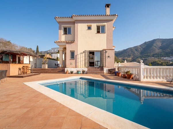 Villa in Torreblanca - view 1