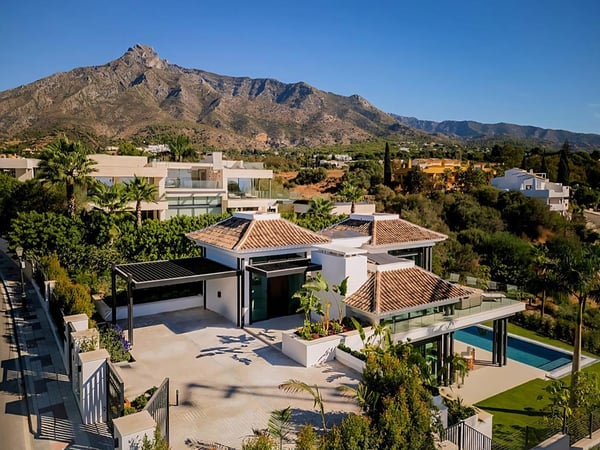 Villa in Marbella - view 1