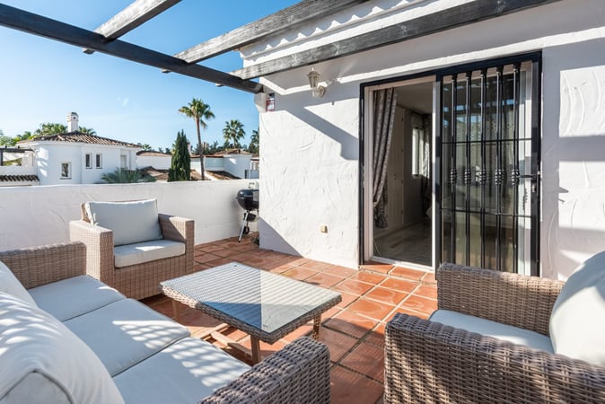 Apartment in Nueva Andalucia - view 1