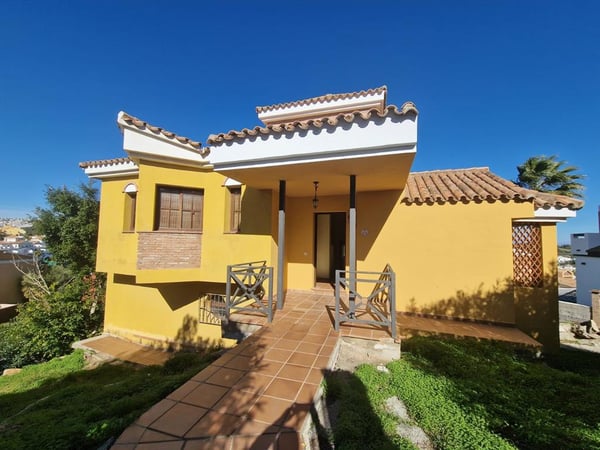 Land in La Alcaidesa - view 1