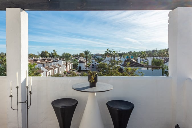 Apartment in Nueva Andalucia - view 1
