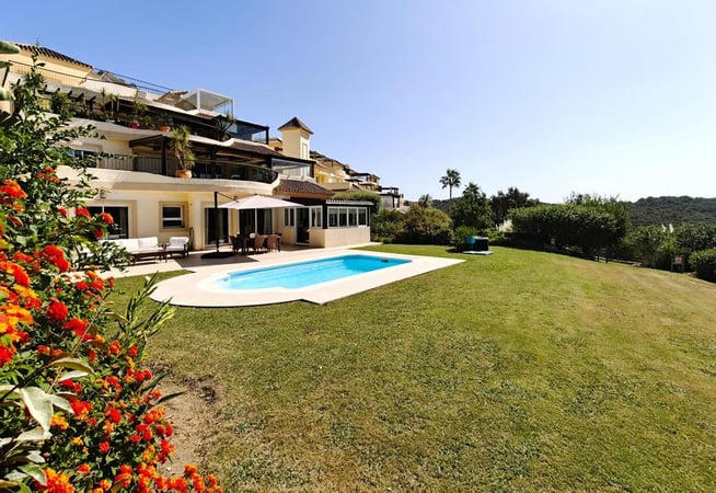 Apartment in San Roque Club - view 1