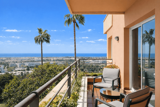 Apartment in Nueva Andalucia - view 1
