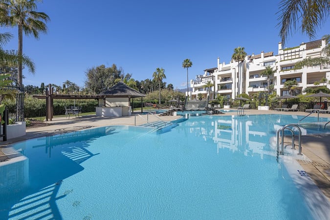House in Estepona - view 1