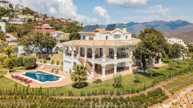 Apartment in Artola - view 1