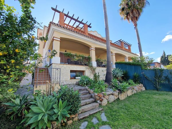Villa in Marbella - view 1