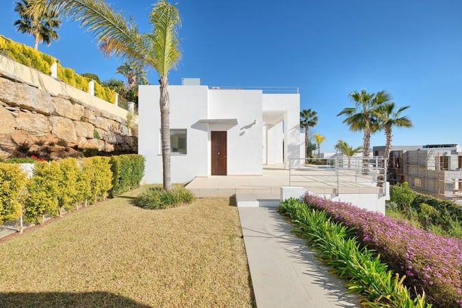House in Benahavis - view 1
