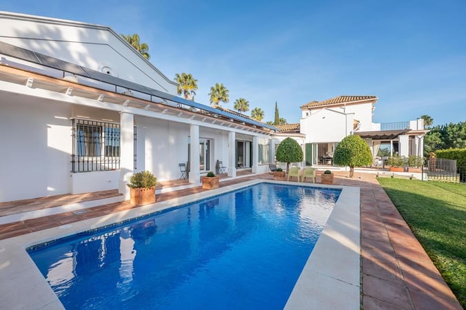 Villa in Sotogrande - view 1